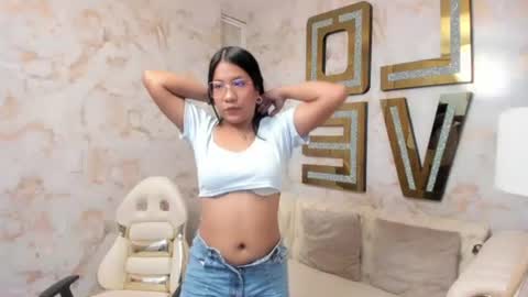 CHLOE online show from June 19, 11:27 am