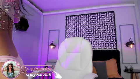 Snapshot of chloe_fischer chatting on December 14, 2:00 pm Chloe online show from December 14, 2:00 pm