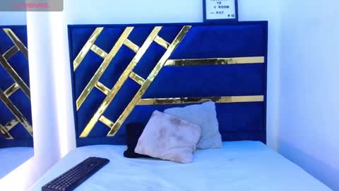 Chloe online show from November 10, 12:30 pm