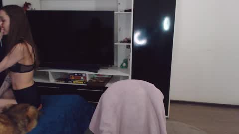 Snapshot of chloe_sunny chatting on February 13, 9:50 pm Chloe online show from February 13, 9:50 pm