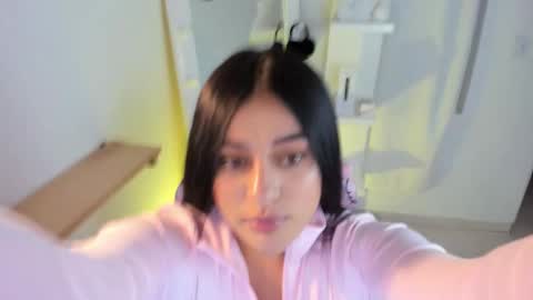 Snapshot of chloe_t2 chatting on October 15, 3:54 am chloe_t2 online show from October 15, 3:54 am