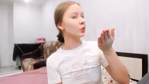 chloe wifey online show from November 22, 11:52 am