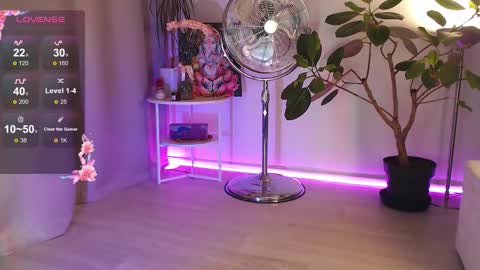 Chloe online show from November 10, 5:38 pm