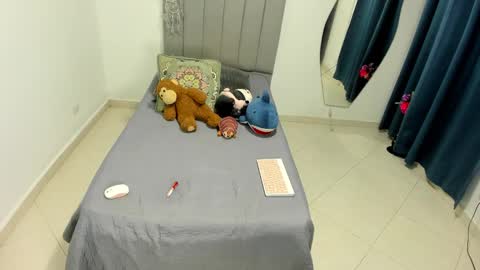 Laura  independent model online show from March 4, 1:02 am