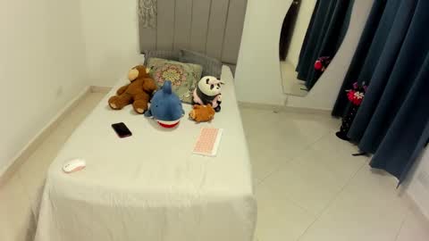 Laura  independent model online show from March 1, 1:10 am