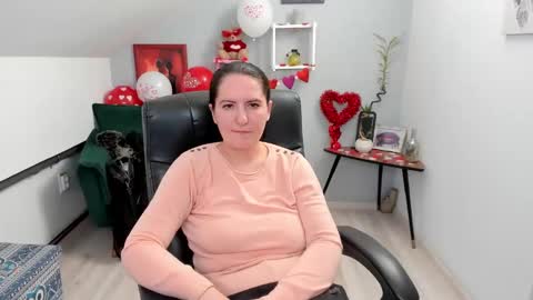 Snapshot of chloehottie chatting on February 13, 10:55 am chloehottie online show from February 13, 10:55 am