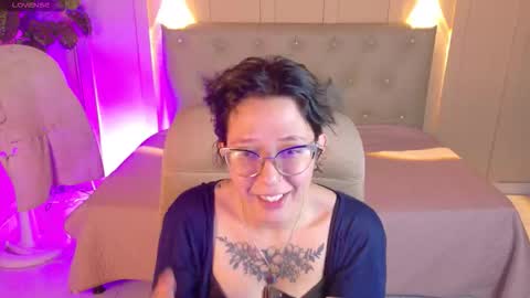 Snapshot of chloerossee chatting on October 5, 1:36 am Chloe rosse online show from October 5, 1:36 am