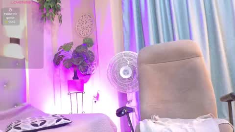 Snapshot of chloerossee chatting on October 3, 1:15 am Chloe rosse online show from October 3, 1:15 am