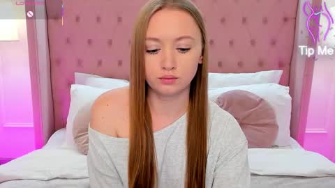 Snapshot of chloesug chatting on October 12, 8:00 pm Chloe online show from October 12, 8:00 pm