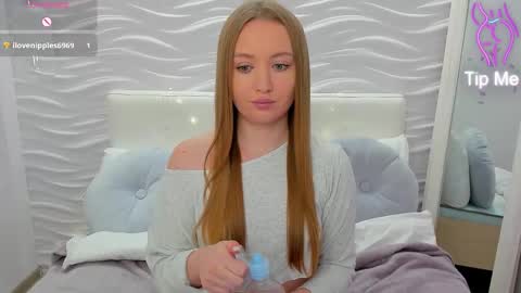 Chloe online show from November 1, 9:14 pm