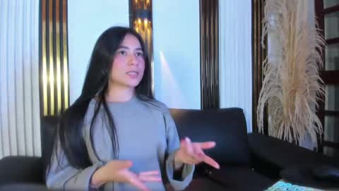 ChloeTurner  online show from March 31, 8:09 pm