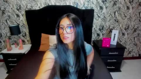 ChloeTurner  online show from April 7, 8:44 pm