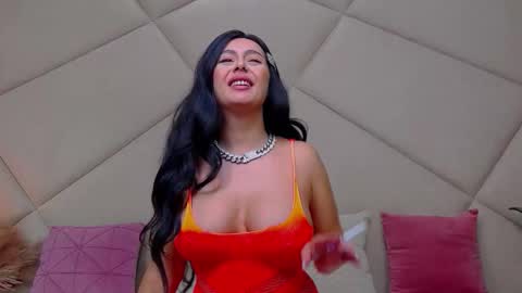 Chloe Vee online show from September 16, 5:10 am