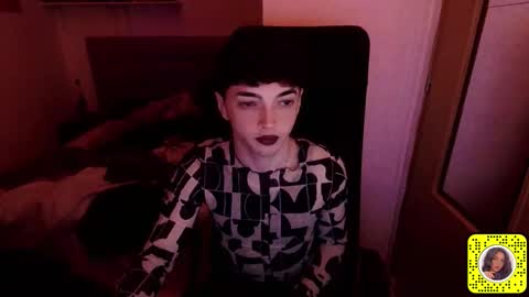 chloevenommm online show from April 19, 12:17 pm