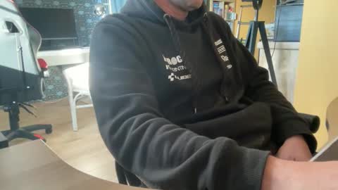 chris13abcd online show from April 1, 7:31 am