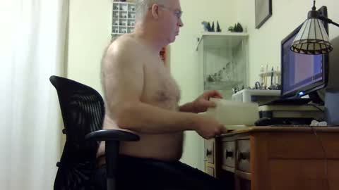 chris2002b online show from March 2, 4:50 am