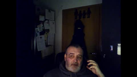 Snapshot of chris250268 chatting on December 3, 7:05 am Chris online show from December 3, 7:05 am