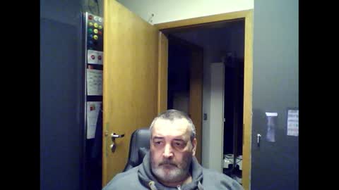 Snapshot of chris250268 chatting on January 16, 7:07 am Chris online show from January 16, 7:07 am