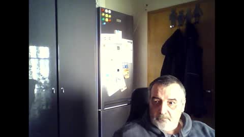 Snapshot of chris250268 chatting on February 1, 10:37 am Chris online show from February 1, 10:37 am