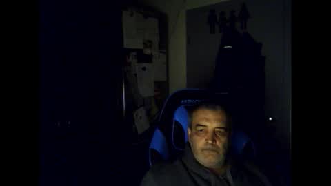 Snapshot of chris250268 chatting on October 12, 4:05 am Chris online show from October 12, 4:05 am