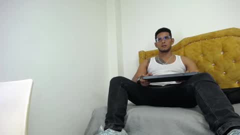 chris_dick2 online show from May 23, 6:31 am
