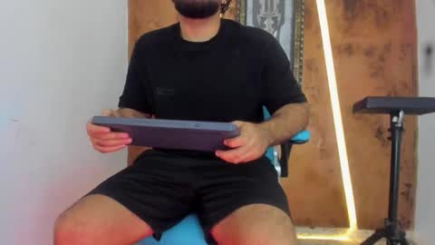 chris_evans00 online show from February 21, 12:19 pm