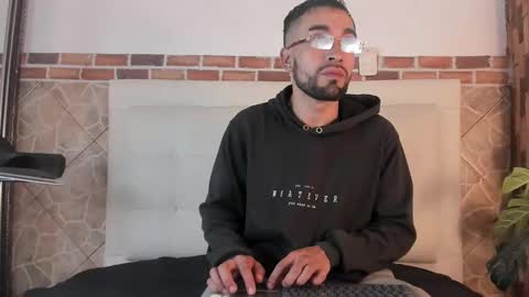 chris_kizz online show from December 7, 11:23 am