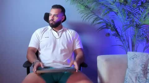 Chris Varden online show from December 18, 6:58 pm