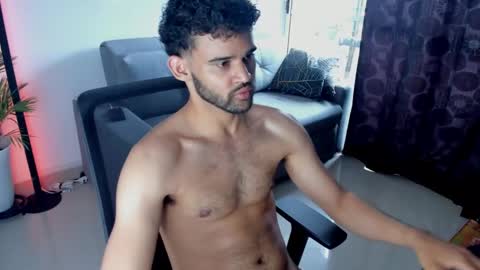 Snapshot of chrisandrew_ chatting on February 11, 4:13 pm Im Chirs IM MODEL INDEPENDT online show from February 11, 4:13 pm