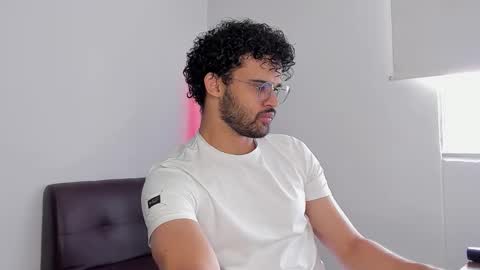 Snapshot of chrisandrew_ chatting on September 10, 4:08 pm Im Chirs IM MODEL INDEPENDT online show from September 10, 4:08 pm