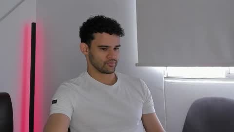 Snapshot of chrisandrew_ chatting on October 6, 3:08 pm Im Chirs IM MODEL INDEPENDT online show from October 6, 3:08 pm