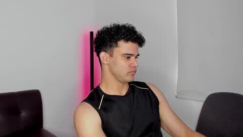 Snapshot of chrisandrew_ chatting on September 29, 8:30 pm Im Chirs IM MODEL INDEPENDT online show from September 29, 8:30 pm