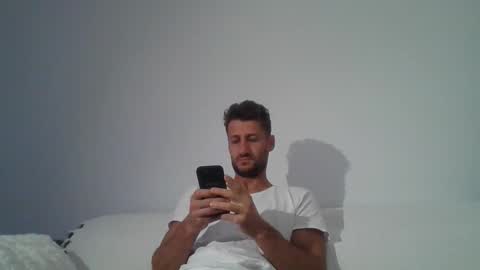 Snapshot of chrisaron chatting on October 19, 3:11 am chrisaron online show from October 19, 3:11 am