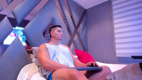 chrismorgan24 online show from September 29, 7:13 pm