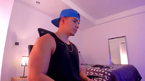 chrismorgan24 online show from November 20, 11:24 pm