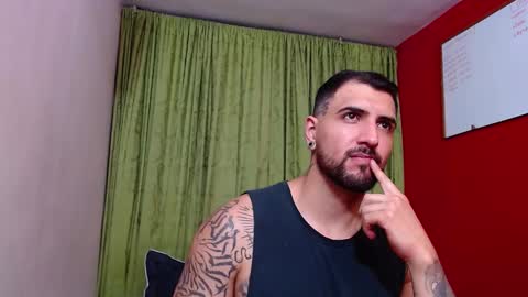 Snapshot of chriss_james chatting on March 4, 2:06 am chriss_james online show from March 4, 2:06 am