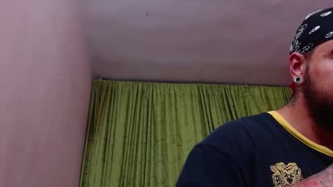 Snapshot of chriss_james chatting on December 4, 7:55 am chriss_james online show from December 4, 7:55 am