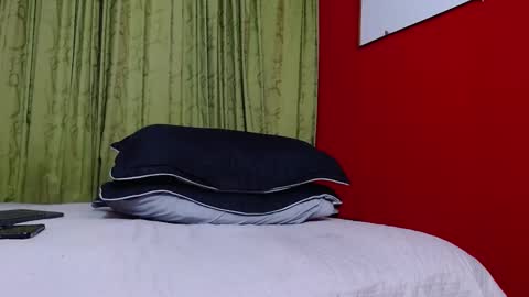 Snapshot of chriss_james chatting on March 6, 5:35 am chriss_james online show from March 6, 5:35 am