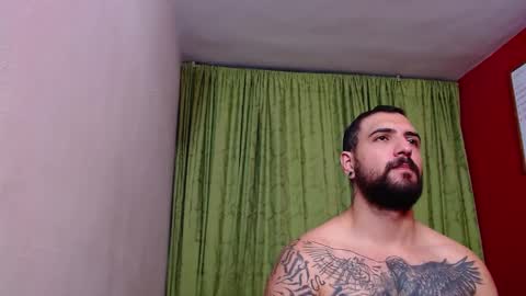 Snapshot of chriss_james chatting on February 23, 11:25 pm chriss_james online show from February 23, 11:25 pm