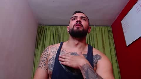 Snapshot of chriss_james chatting on February 5, 1:47 am chriss_james online show from February 5, 1:47 am