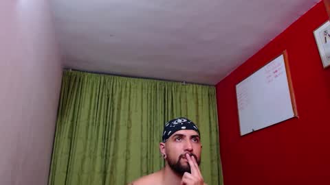 Snapshot of chriss_james chatting on January 31, 2:04 am chriss_james online show from January 31, 2:04 am