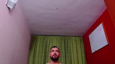 Snapshot of chriss_james chatting on January 29, 3:22 am chriss_james online show from January 29, 3:22 am