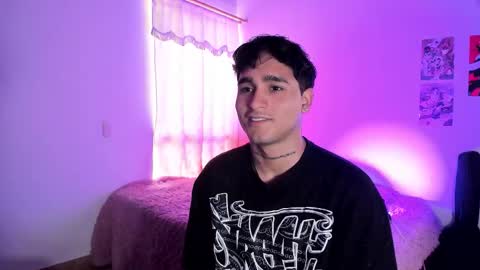 Christian Wang online show from February 8, 8:56 pm