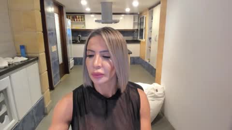 Snapshot of christiekroes chatting on February 19, 1:08 am Christiekroes online show from February 19, 1:08 am