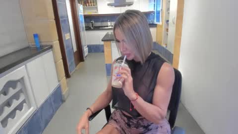 Snapshot of christiekroes chatting on February 18, 10:03 pm Christiekroes online show from February 18, 10:03 pm
