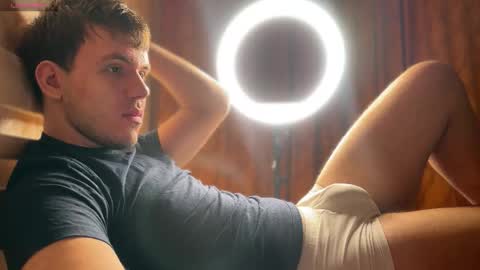 Christopher online show from March 5, 3:32 pm