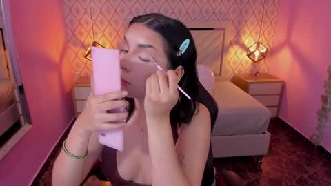 Snapshot of christy_teigen chatting on October 4, 8:17 pm CHRISTY online show from October 4, 8:17 pm