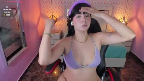 Snapshot of christy_teigen chatting on October 7, 7:32 pm CHRISTY online show from October 7, 7:32 pm