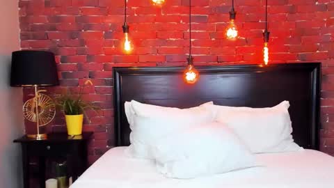 Snapshot of christyna_ross chatting on September 10, 7:37 pm christyna_ross online show from September 10, 7:37 pm