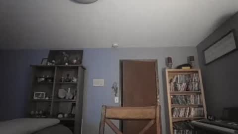 chrisw8121 online show from February 2, 2:09 am